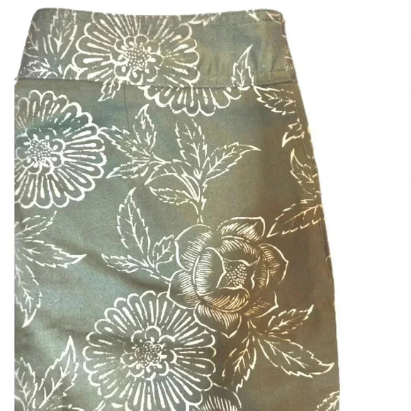 NewYork & Co Boot Cut Pants Olive Green & Crem Floral Print - Picture 11 of 12